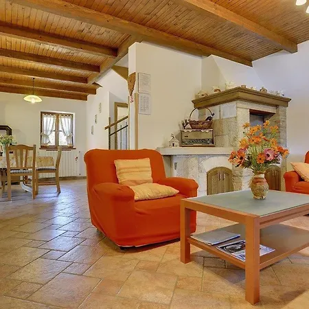 Angelo & Marija Villa